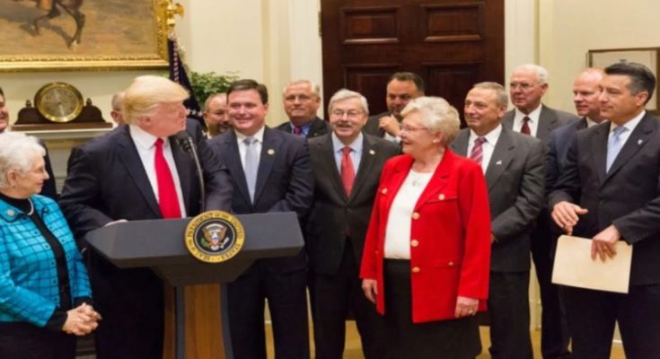 Trump with Republican lawmakers