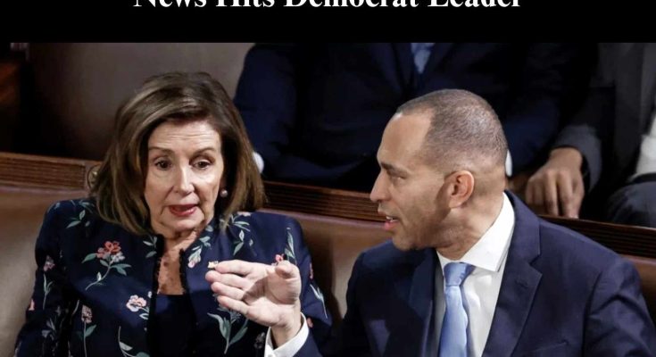 nancy Pelosi gestures while speaking with Hakeem Jeffries in House chamber