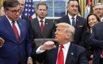 tmpp3l25eym speaking in a news photo