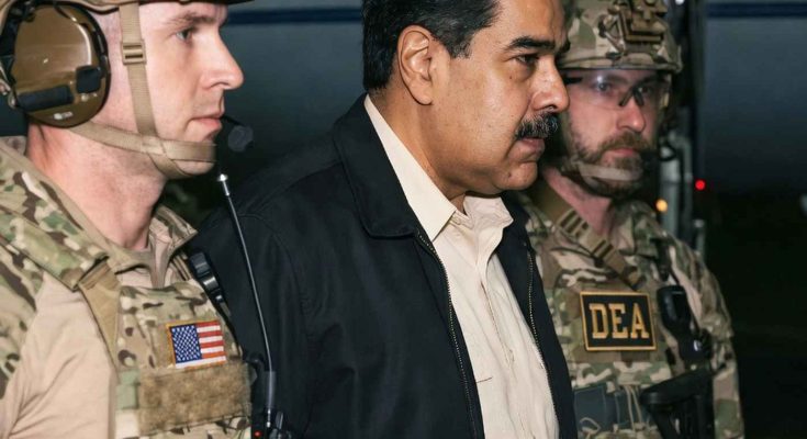 nicolás Maduro escorted by DEA tactical agents wearing camouflage uniforms and American